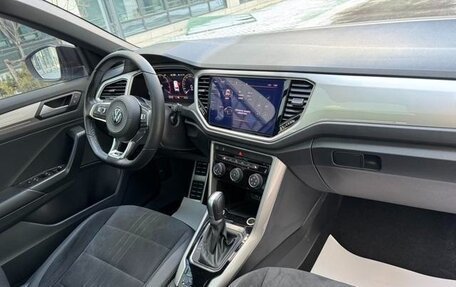 Volkswagen T-Roc I, 2022 год, 1 850 000 рублей, 11 фотография