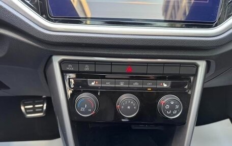 Volkswagen T-Roc I, 2022 год, 1 850 000 рублей, 16 фотография