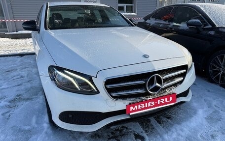 Mercedes-Benz E-Класс, 2016 год, 2 250 000 рублей, 2 фотография