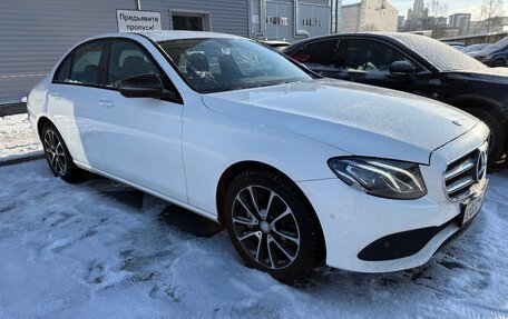 Mercedes-Benz E-Класс, 2016 год, 2 250 000 рублей, 3 фотография