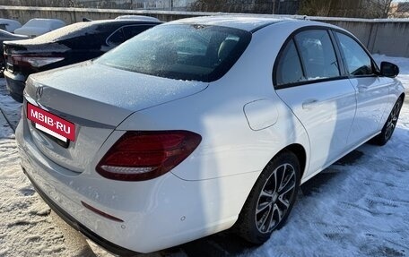 Mercedes-Benz E-Класс, 2016 год, 2 250 000 рублей, 4 фотография
