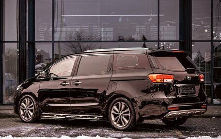KIA Carnival III, 2017 год, 2 295 000 рублей, 4 фотография