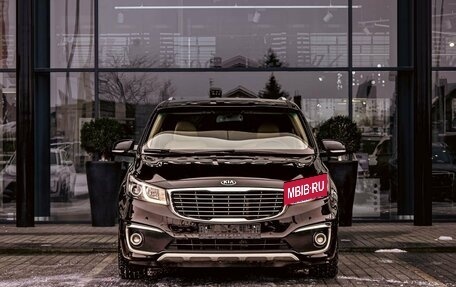 KIA Carnival III, 2017 год, 2 295 000 рублей, 2 фотография