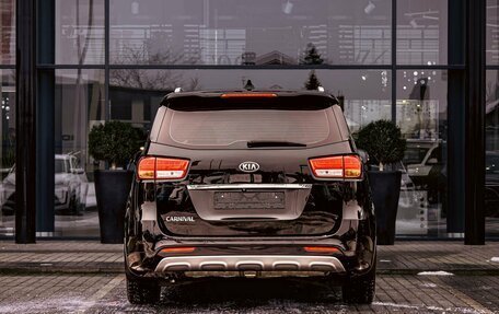 KIA Carnival III, 2017 год, 2 295 000 рублей, 5 фотография