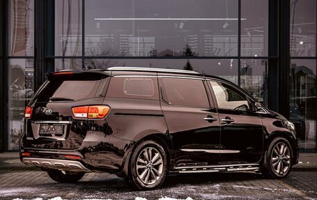 KIA Carnival III, 2017 год, 2 295 000 рублей, 6 фотография