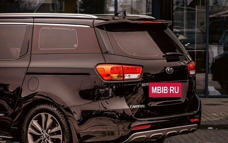 KIA Carnival III, 2017 год, 2 295 000 рублей, 10 фотография