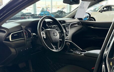 Toyota Camry, 2020 год, 2 600 000 рублей, 9 фотография