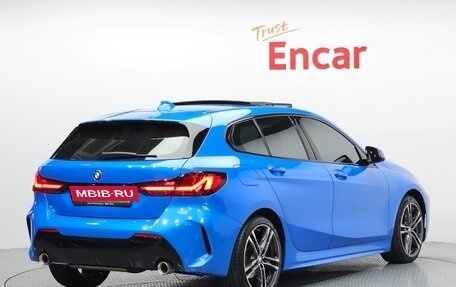 BMW 1 серия, 2021 год, 2 550 000 рублей, 3 фотография