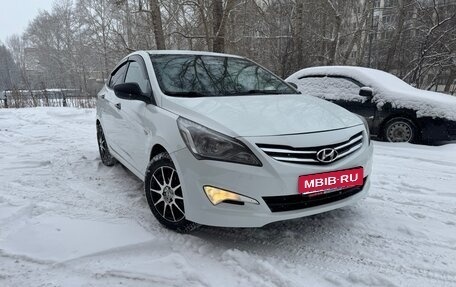 Hyundai Solaris II рестайлинг, 2015 год, 1 050 000 рублей, 1 фотография