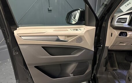 Volkswagen Multivan, 2023 год, 4 550 000 рублей, 8 фотография