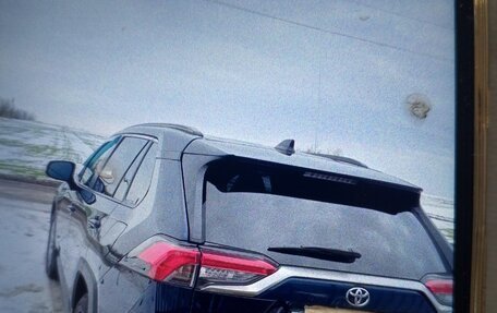 Toyota RAV4, 2020 год, 3 200 000 рублей, 2 фотография