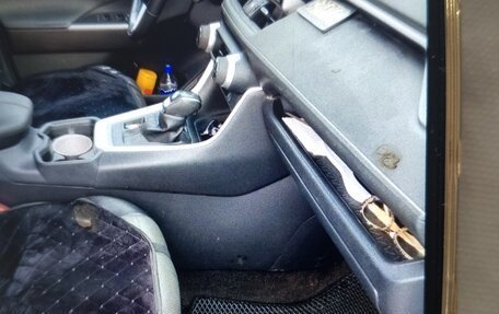 Toyota RAV4, 2020 год, 3 200 000 рублей, 7 фотография