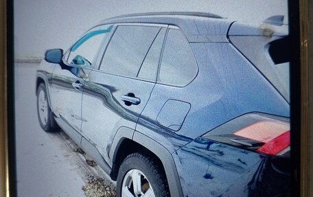 Toyota RAV4, 2020 год, 3 200 000 рублей, 6 фотография