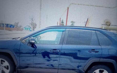 Toyota RAV4, 2020 год, 3 200 000 рублей, 5 фотография