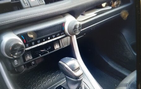 Toyota RAV4, 2020 год, 3 200 000 рублей, 10 фотография