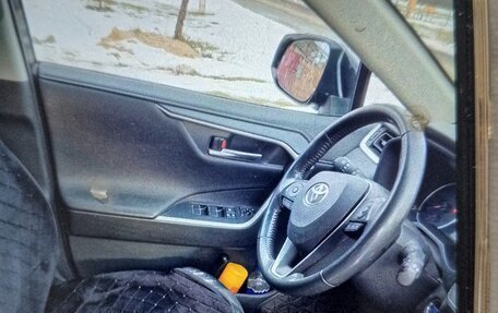 Toyota RAV4, 2020 год, 3 200 000 рублей, 8 фотография