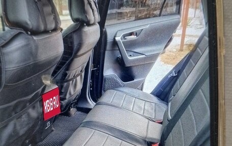 Toyota RAV4, 2020 год, 3 200 000 рублей, 9 фотография