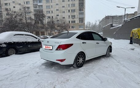 Hyundai Solaris II рестайлинг, 2015 год, 1 050 000 рублей, 3 фотография