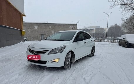 Hyundai Solaris II рестайлинг, 2015 год, 1 050 000 рублей, 2 фотография