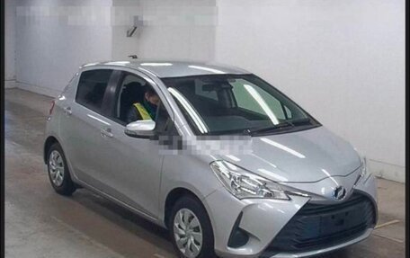Toyota Vitz, 2018 год, 1 090 000 рублей, 21 фотография