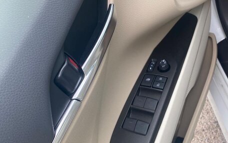 Toyota Camry, 2023 год, 4 950 000 рублей, 7 фотография