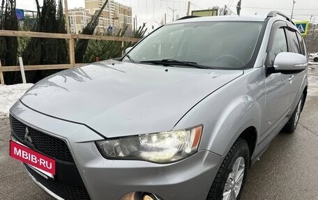 Mitsubishi Outlander III рестайлинг 3, 2011 год, 1 150 000 рублей, 4 фотография