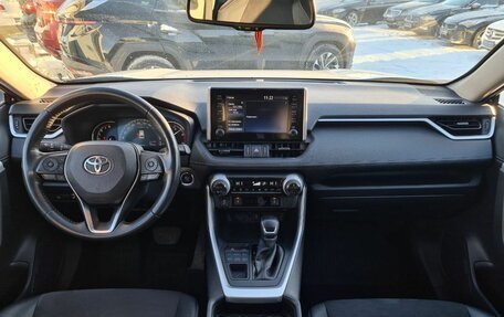 Toyota RAV4, 2021 год, 3 300 000 рублей, 11 фотография