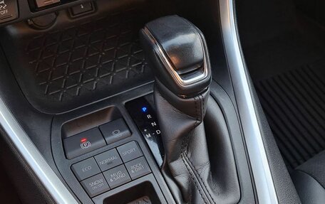 Toyota RAV4, 2021 год, 3 300 000 рублей, 17 фотография