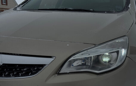 Opel Astra J, 2011 год, 600 000 рублей, 2 фотография