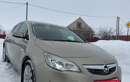 Opel Astra J, 2011 год, 600 000 рублей, 4 фотография