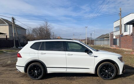 Volkswagen Tiguan II, 2020 год, 2 875 000 рублей, 3 фотография