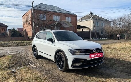 Volkswagen Tiguan II, 2020 год, 2 875 000 рублей, 2 фотография