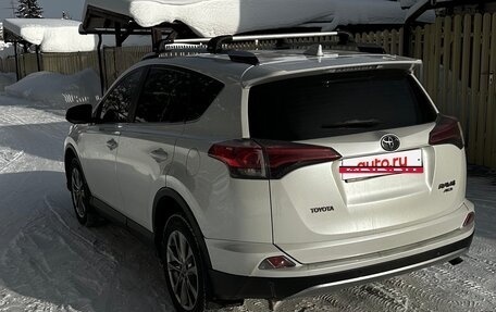 Toyota RAV4, 2018 год, 2 600 000 рублей, 2 фотография