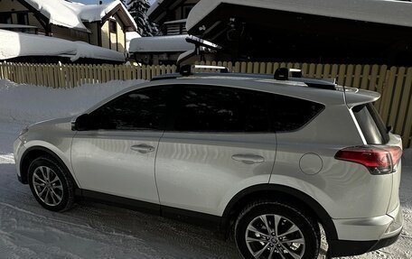 Toyota RAV4, 2018 год, 2 600 000 рублей, 3 фотография