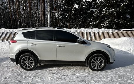 Toyota RAV4, 2018 год, 2 600 000 рублей, 9 фотография
