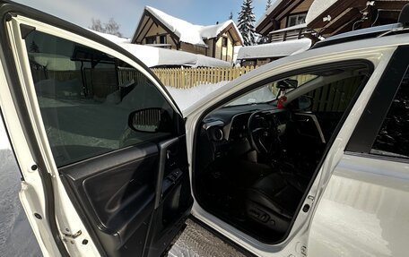 Toyota RAV4, 2018 год, 2 600 000 рублей, 13 фотография