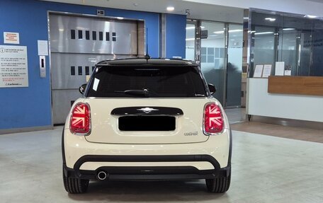 MINI Hatch, 2022 год, 2 090 000 рублей, 4 фотография