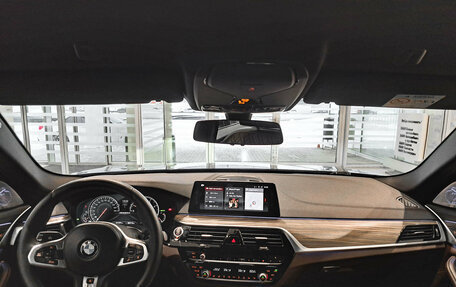 BMW 5 серия, 2017 год, 2 990 000 рублей, 14 фотография