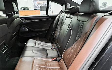 BMW 5 серия, 2017 год, 2 990 000 рублей, 12 фотография