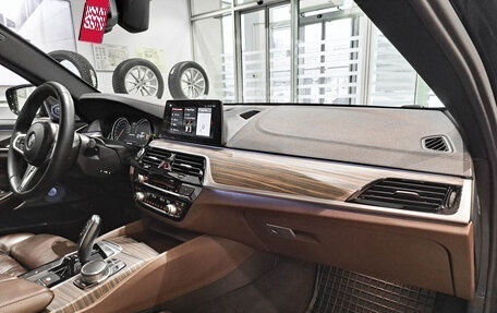 BMW 5 серия, 2017 год, 2 990 000 рублей, 11 фотография