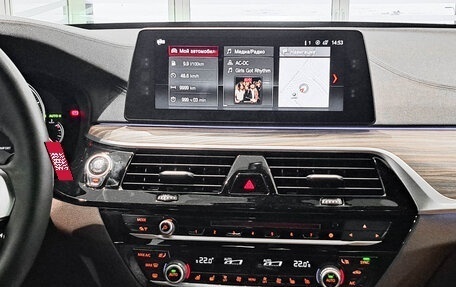 BMW 5 серия, 2017 год, 2 990 000 рублей, 15 фотография