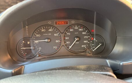 Peugeot Partner II рестайлинг 2, 2010 год, 555 000 рублей, 9 фотография