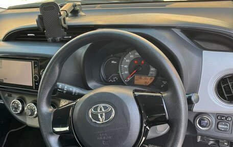 Toyota Vitz, 2015 год, 930 000 рублей, 4 фотография