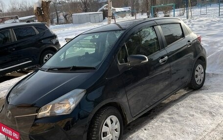 Toyota Vitz, 2015 год, 930 000 рублей, 3 фотография