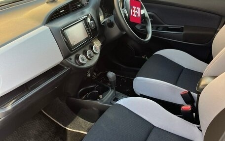 Toyota Vitz, 2015 год, 930 000 рублей, 6 фотография