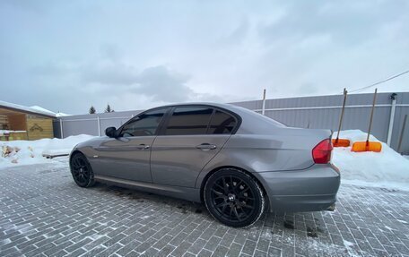 BMW 3 серия, 2011 год, 1 280 000 рублей, 2 фотография