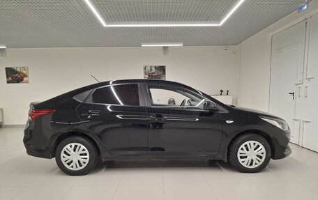 Hyundai Solaris II рестайлинг, 2017 год, 1 164 000 рублей, 4 фотография