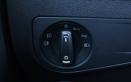 Volkswagen Tiguan II, 2019 год, 2 590 000 рублей, 11 фотография