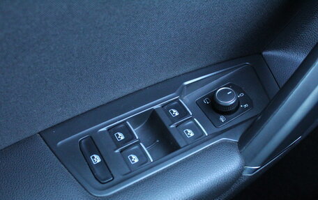 Volkswagen Tiguan II, 2019 год, 2 590 000 рублей, 10 фотография