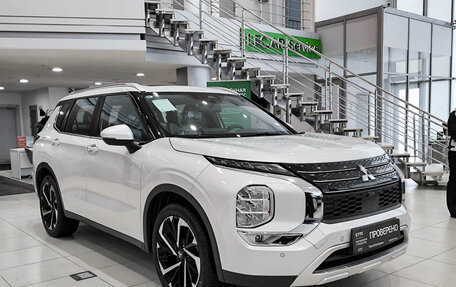 Mitsubishi Outlander, 2023 год, 4 050 000 рублей, 3 фотография